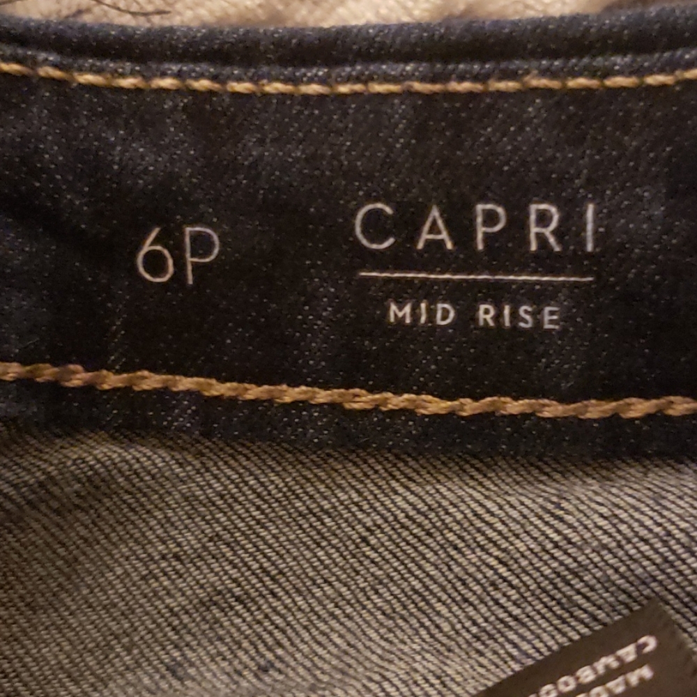 Capris - Picture 4 of 4